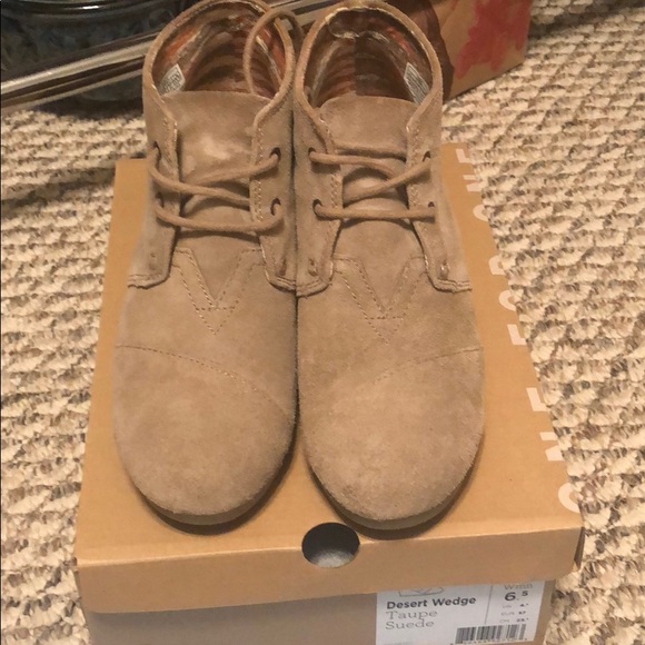 Toms booties - Picture 3 of 5